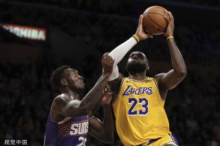 现出韧性与 现出韧性与